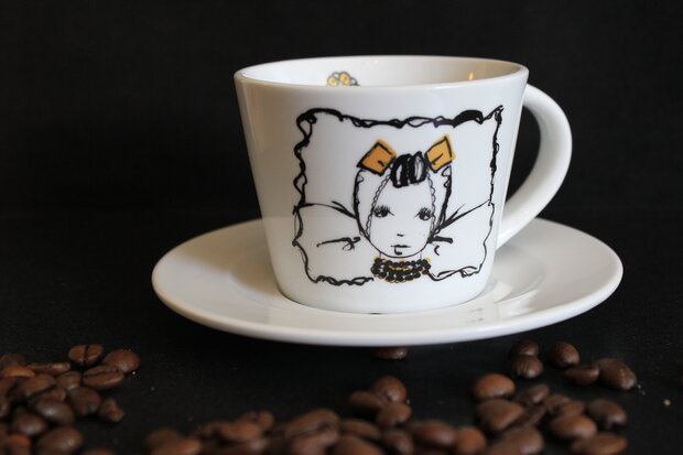 Koffiekop en schotel Zeeuws meisje