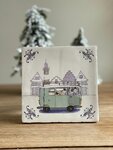 tegel Zeeuws meisje in vintage bus Delfstblauw